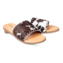 Load image into Gallery viewer, The Lettie Ridge Cowhide Sandals
