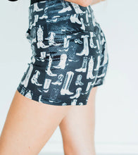 Load image into Gallery viewer, The Bootiful Shorts S-XLk