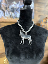 Load image into Gallery viewer, The Mule Necklace