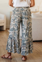 Load image into Gallery viewer, The Kingston Washed Camo Pants S-XL
