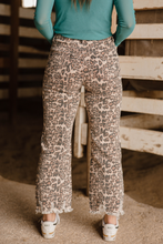 Load image into Gallery viewer, The Range &amp; Roar Jeans 1-20

