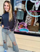 Load image into Gallery viewer, The Ash Black Kick Flare Jeans 26-32
