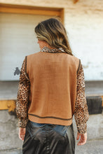 Load image into Gallery viewer, The Laredo Vest Saddle S-3X
