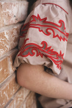 Load image into Gallery viewer, The Sweetwater Stitch Dust-Rojo Top S-XL
