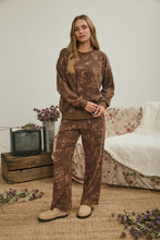 Load image into Gallery viewer, The El Paso Chocolate Pants S-L
