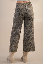 Load image into Gallery viewer, The Leopard Kick Flare Jeans S-L
