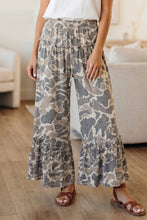 Load image into Gallery viewer, The Kingston Washed Camo Pants S-XL
