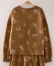 Load image into Gallery viewer, The Muskogee Chocolate Crewneck Top S-L
