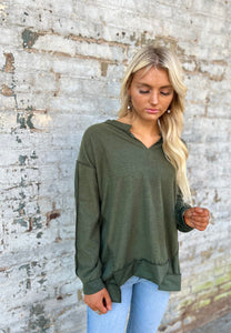 The Payson Top in Olive S-XL